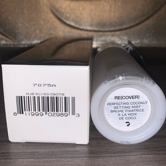 Marc Jacobs New In Box Re(cover) Perfecting Coconut Setting Mist - Picture 3 of 3